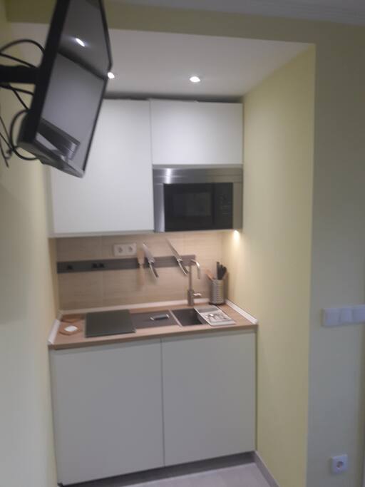 cocina nevera, induccion y microhondas