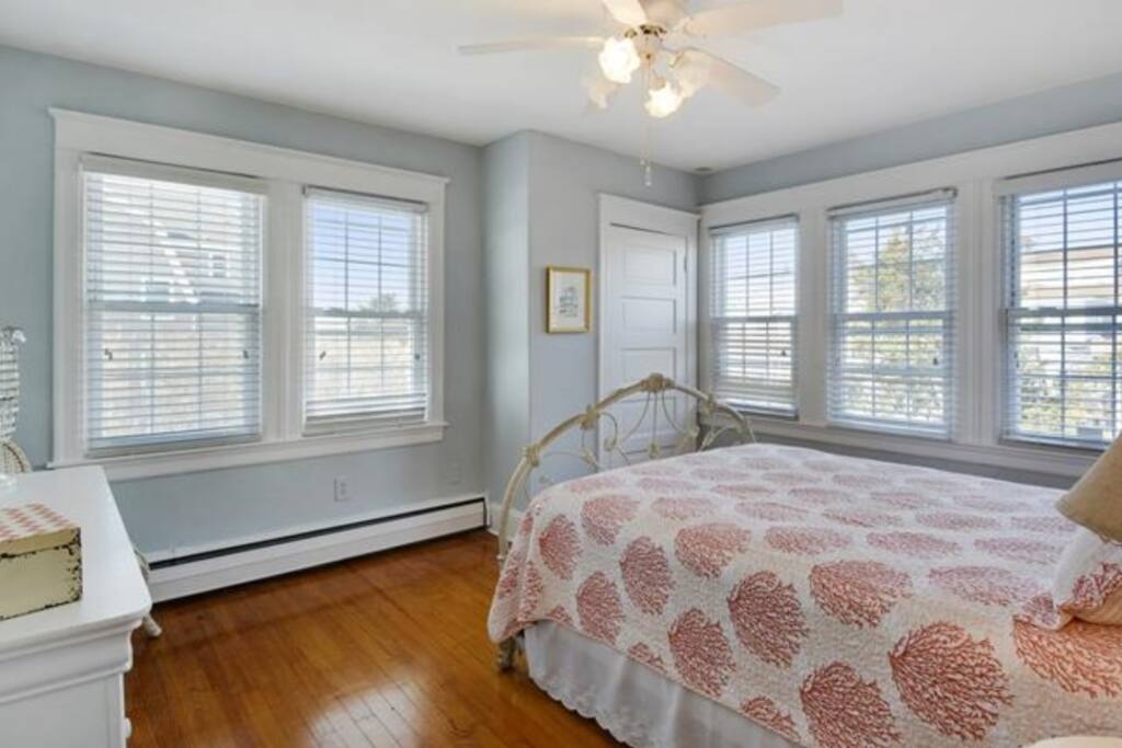 2nd floor bedroom