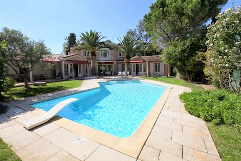 Luxury 5 bedroom private pool villa, Narbonne