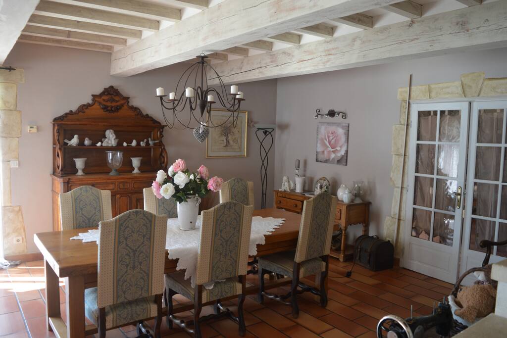 LA SALLE A MANGER