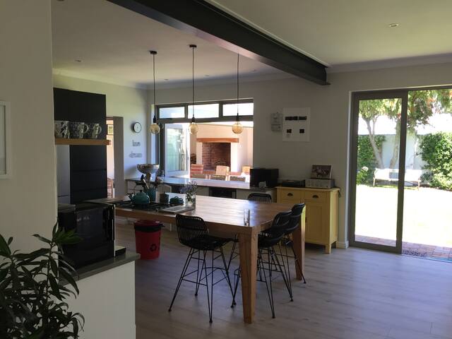 Stylish, sunny and secure family home with views gallery image 4