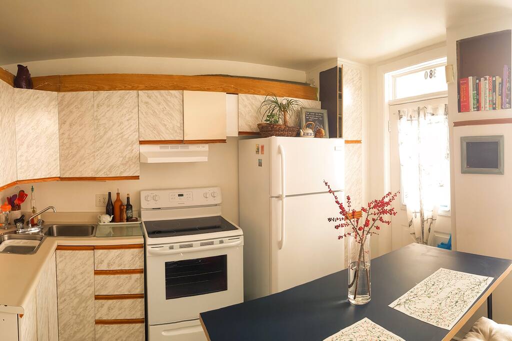 Spacious and bright kitchen- lots of space to prep and cook!