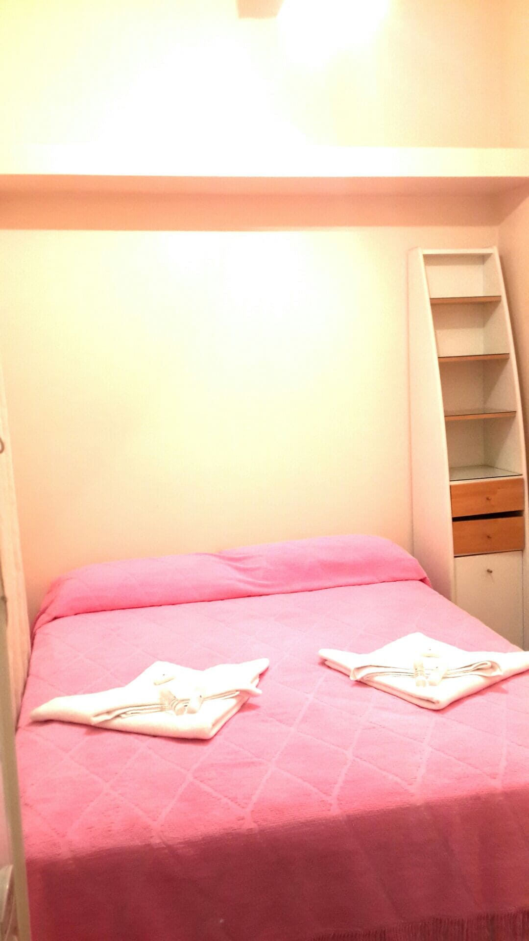 troisième chambre,avec lit double et toilettes attenantes