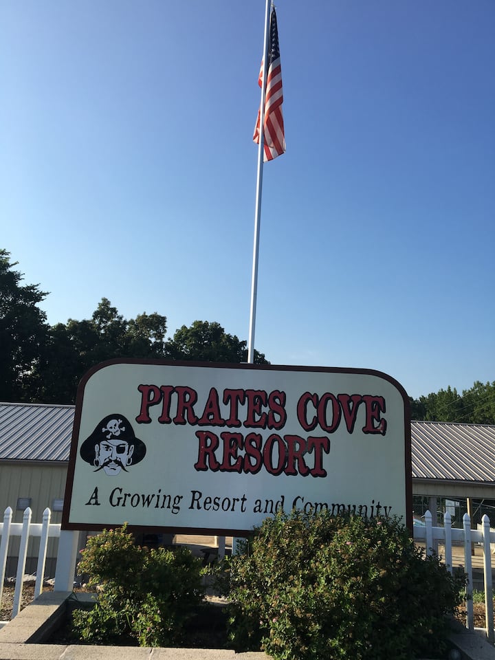 AFrame in Pirates Cove Hardin, Ky on Ky Lake. Cabins for Rent in