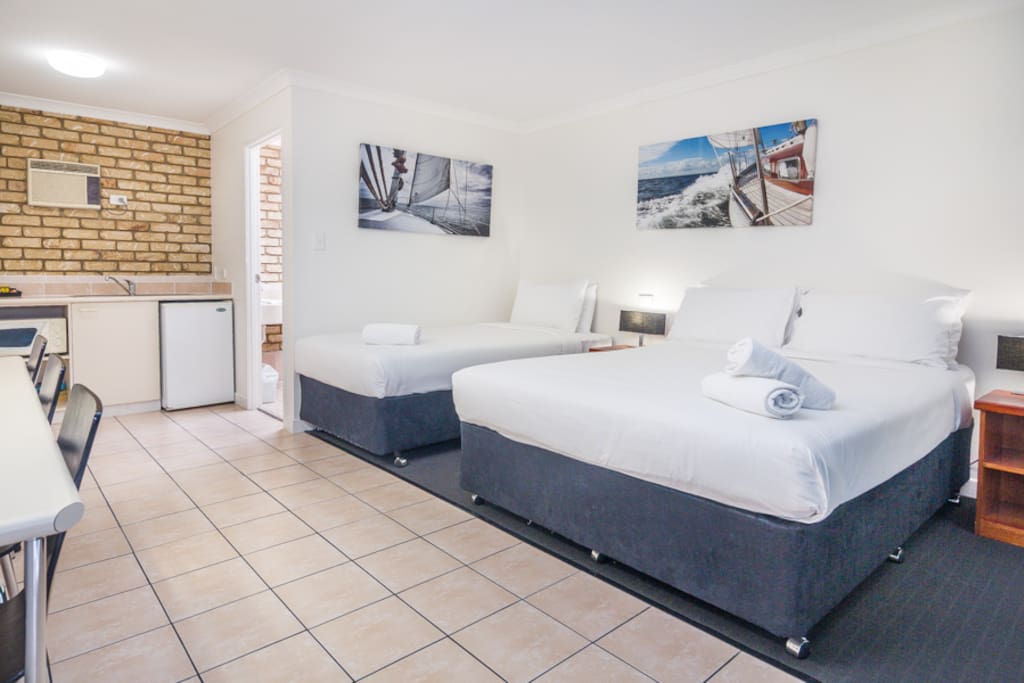 Deluxe Twin Motel Room