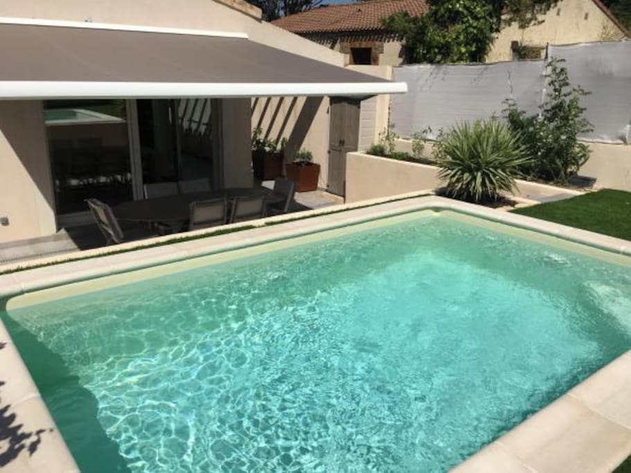 Piscine et terrasse