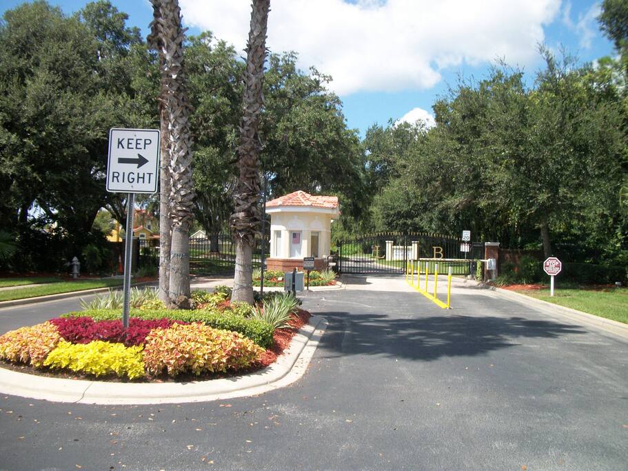 Lake Berkley Resort has a 24-hour security guard at the entrance gate to control privacy access for owners and their guests.