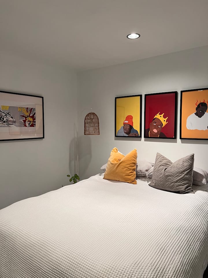 Chambre 2 - Lit queen size
