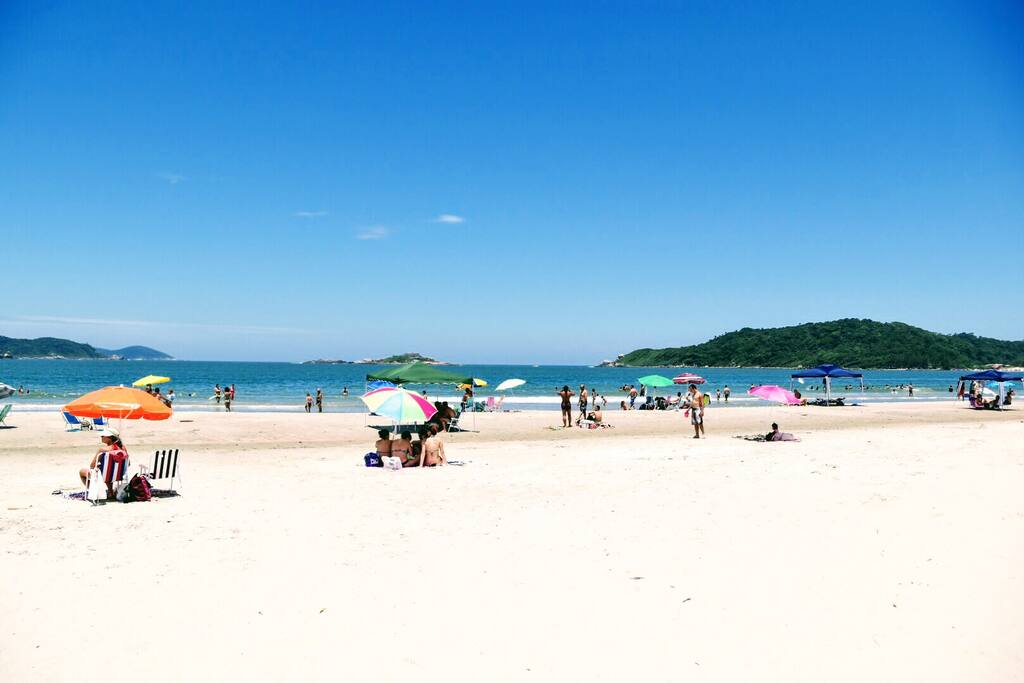 Maravilhosa Praia do Sonho a 300m de distância :)