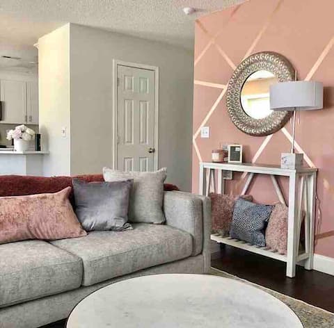 Popular Airbnb listing: Entire Home in a Safe/Super Convenient Location in Steele Creek