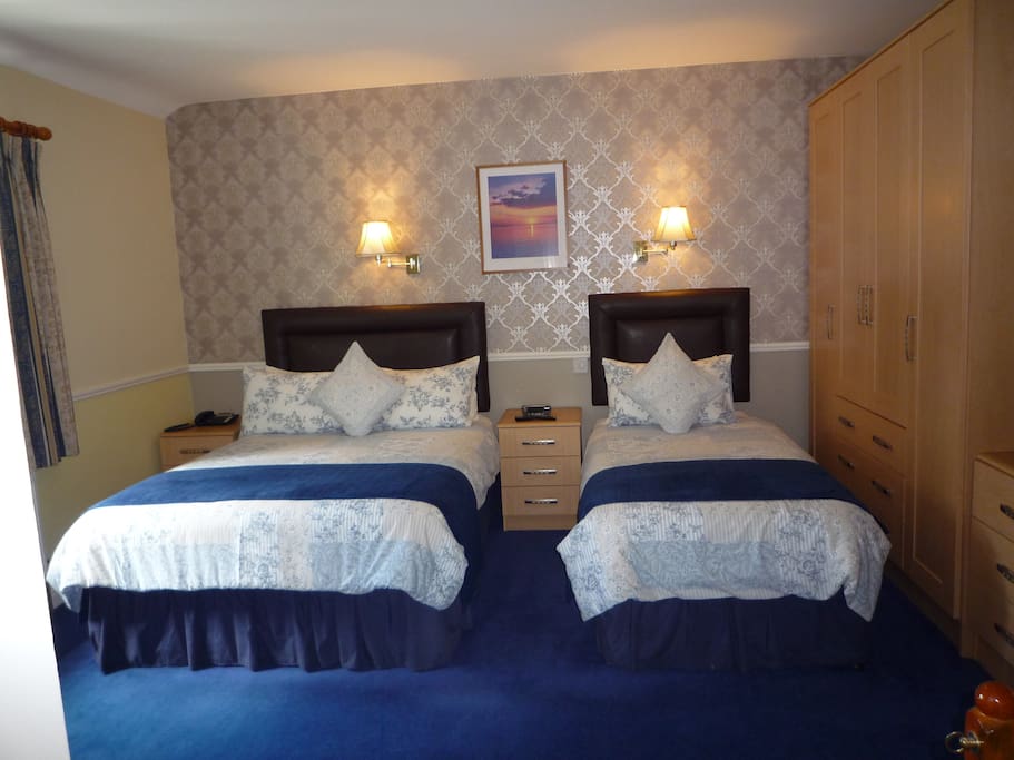 Avlon House Twin Room