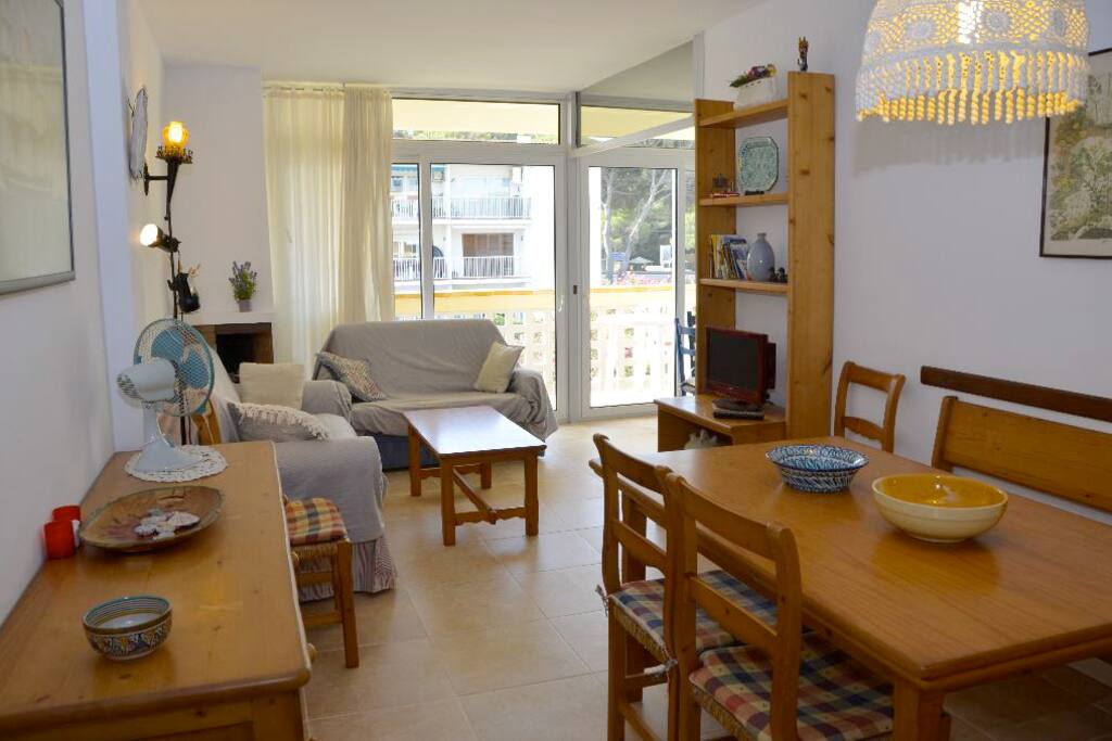 Salón -comedor con terraza-SA PUNTA COSTA BRAVA