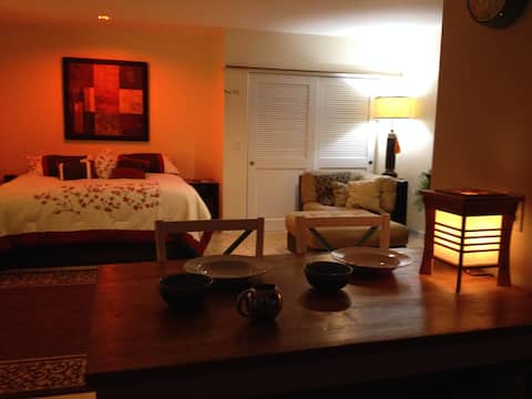 Banana Hale Garden Oasis Studio