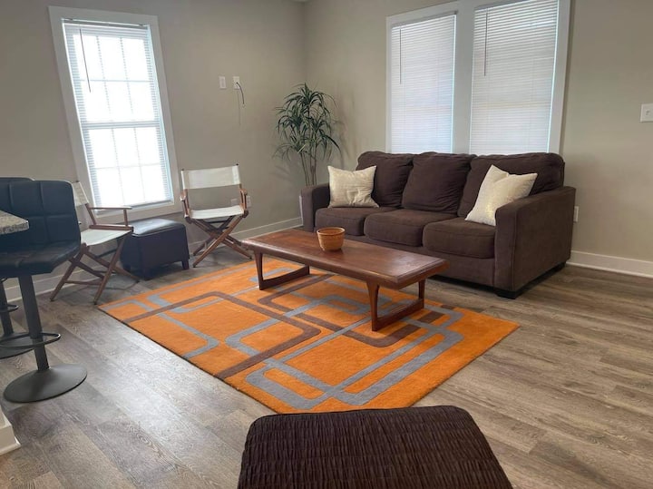 The Cozy Cottage - Florence, AL