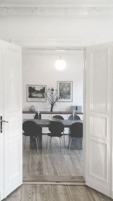Livingroom and dinig table