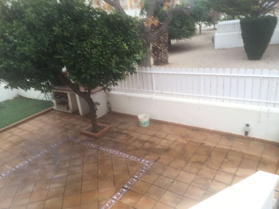 Patio independiente con barbacoa