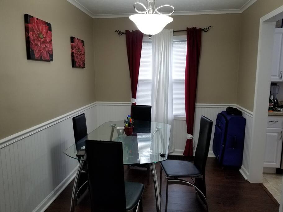 4 top dinner table