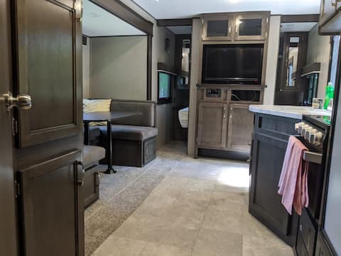 Successful Airbnb property: The Happy Glamper at Cedar Park Resort in Clarington