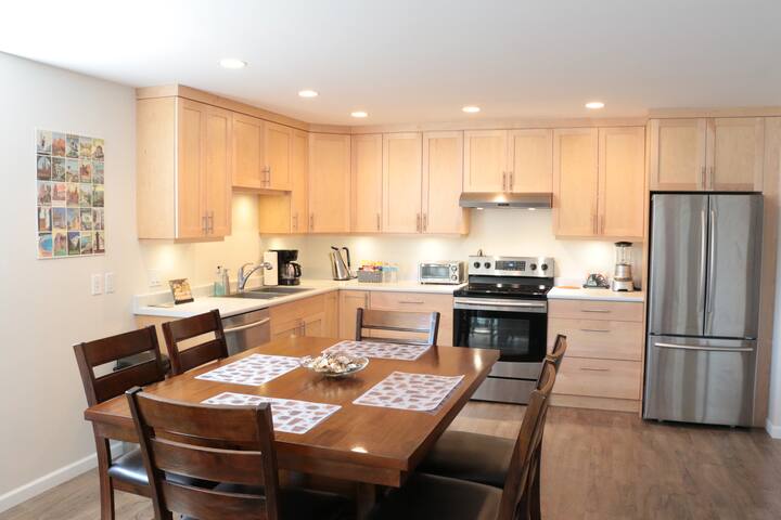 ★★★★★ Executive Condo ♡ Location Close to Downtown