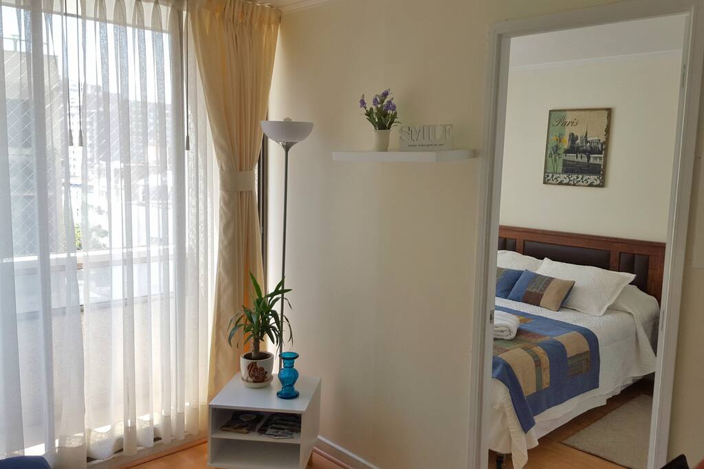 Vista hacia el dormitorio desde el living.