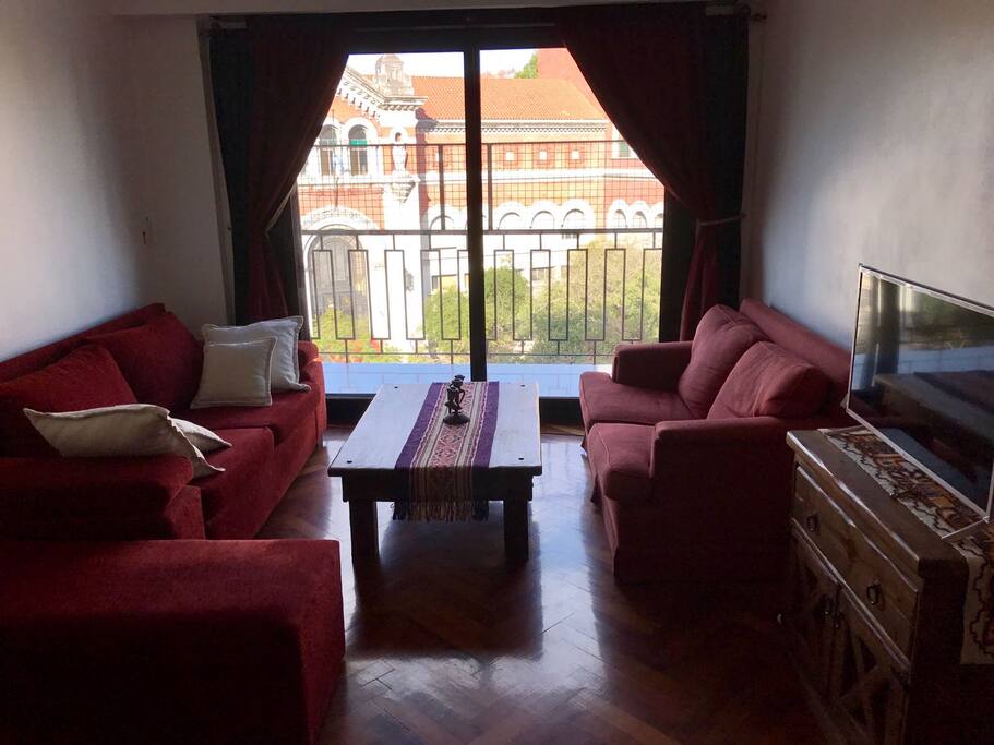 Living room: sofas and tv set