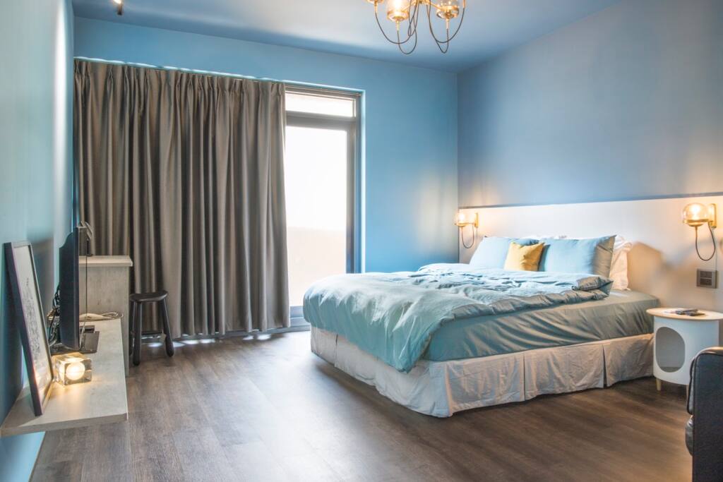 2F room_blue 寬敞舒適臥室空間