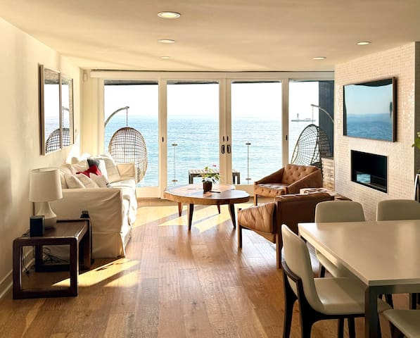 Malibu Waterfront Gallery + Private Beach Access