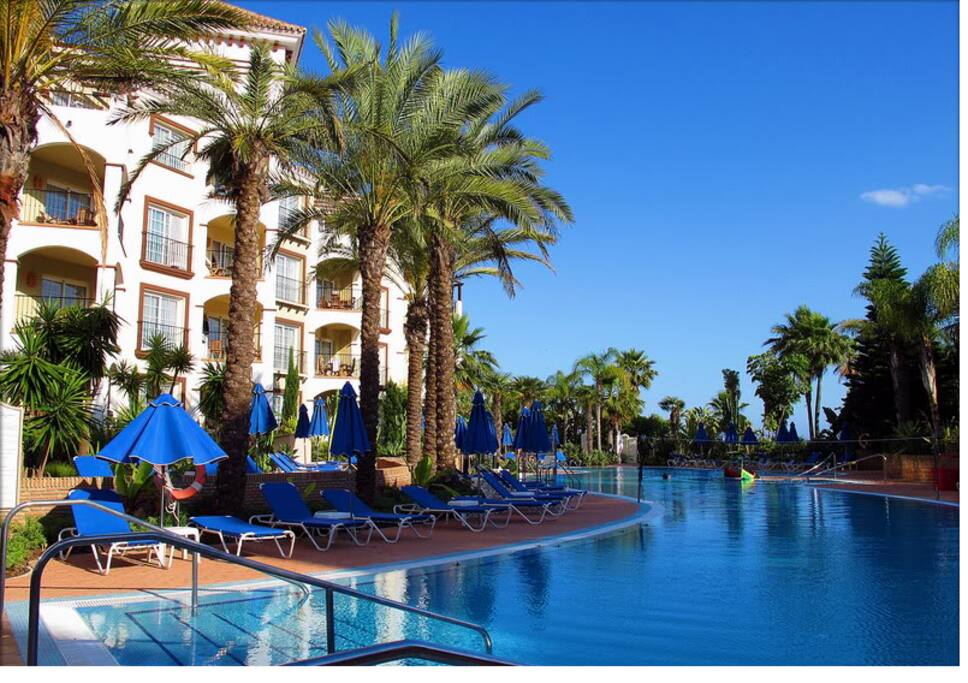 vue piscine extérieure 3
