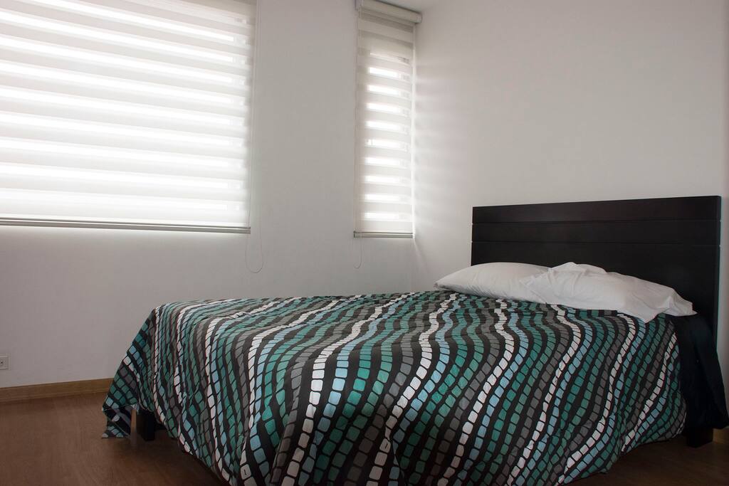 Habitación privada. Cuenta con cama de 2 plazas.