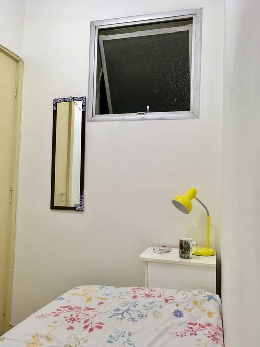 Outro ângulo do quarto.