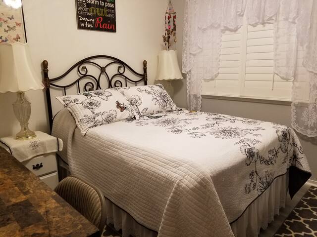BJ's Bed & Breakfast