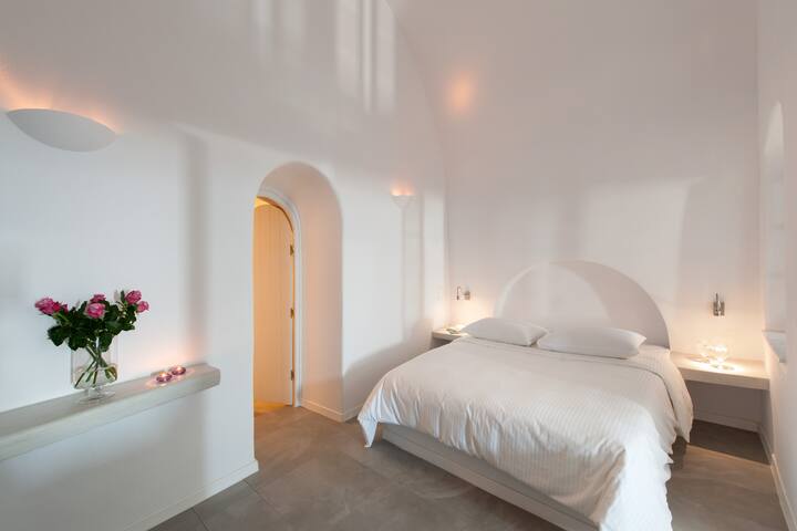 Evmenia Luxury Cave Villa gallery image 5