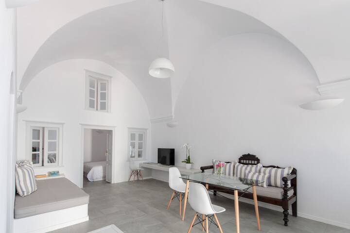 Evmenia Luxury Cave Villa gallery image 4