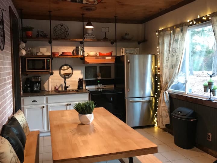 Industrial Suite 2 bed 1 bath Cabin Cabins for Rent in Wellston, Michigan, United States Airbnb