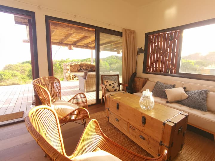 Beautiful Waterfront Beach House. - Castillos