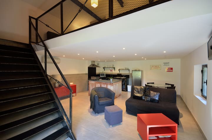 Bastidon Atypique/loft-open Space / Jacuzzi /Clim - Fréjus