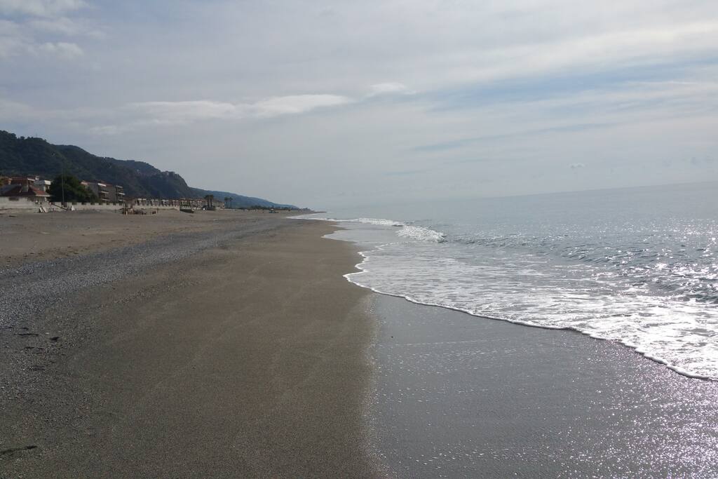 Bellissima spiaggia sotto casa (sud)