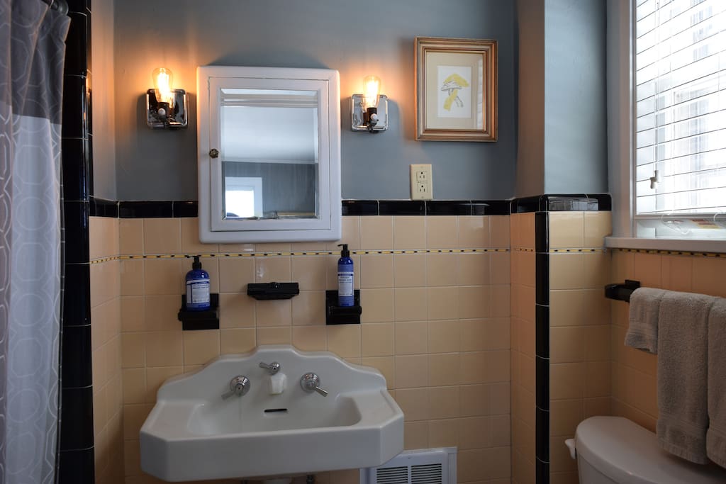 The Hudson's original art deco bath
