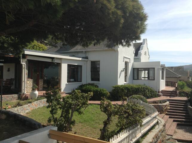 CapClassique Manor gallery image 4