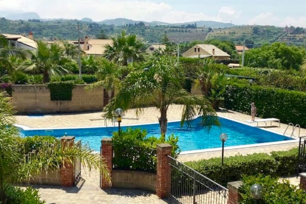 PISCINA