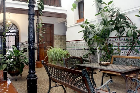 Top 20 holiday lettings córdoba, holiday rentals & apartments ... Interior decoración Patio Middle