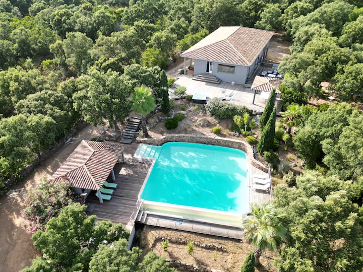 Villa 300 M2 Entre Mer Et Maquis - Lecci