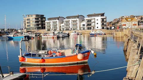 Successful Airbnb property: A harbour view Jurassic Coast gem. in Bridport