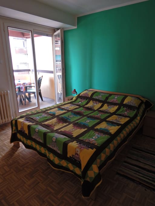 Double bedroom with balcony access