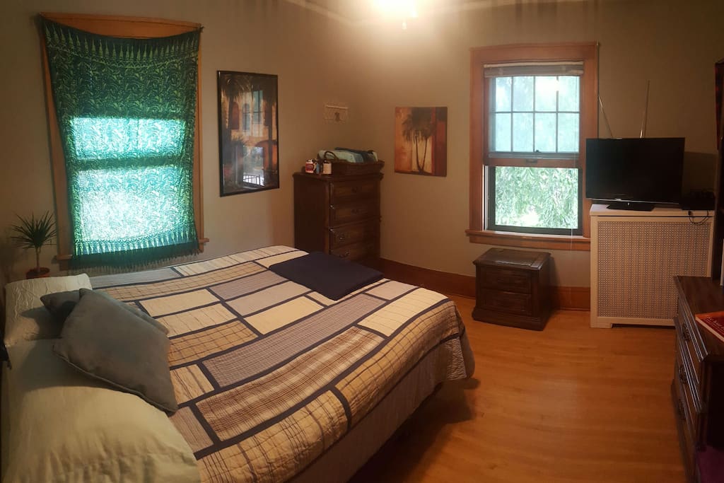 The Lake Harriet Holiday
("The Treehouse Room")