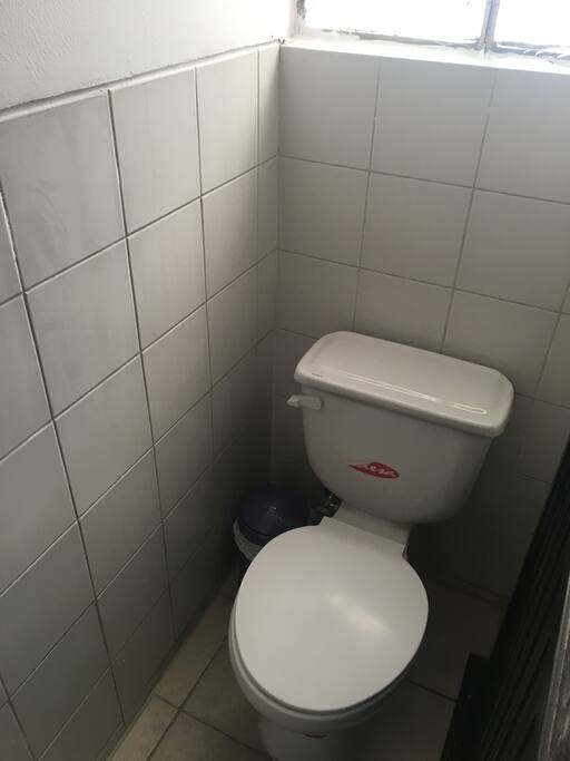 Medio baño social