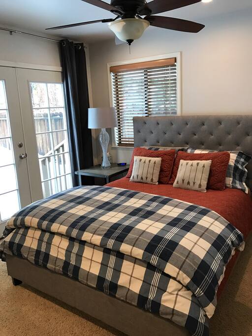Extremely comfortable queen size bed
