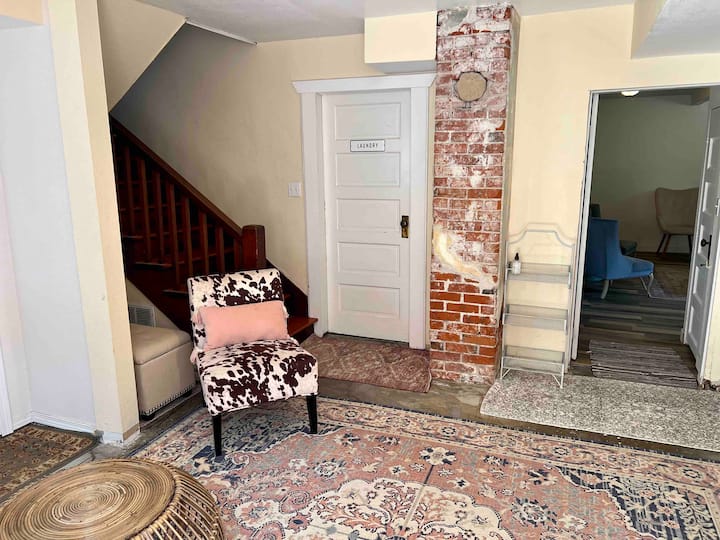 Palouse Knot Barn Guesthouse - Colfax, WA