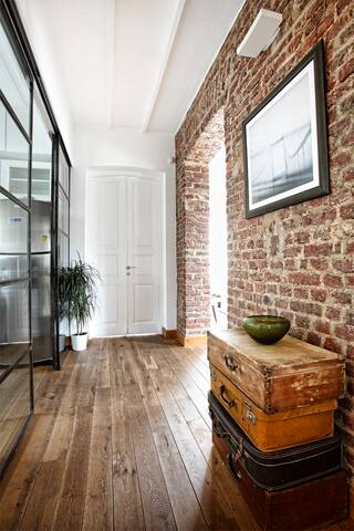 Rooftop terrace, tower& water views gallery image 5