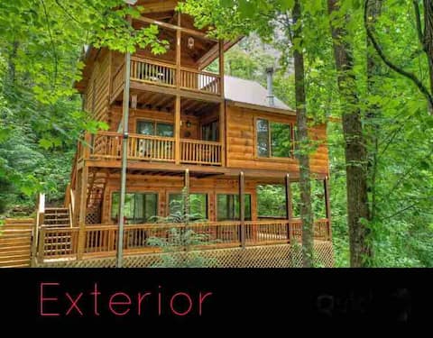 Successful Airbnb property: Relax at the LakeSide Retreat in Cherry Log